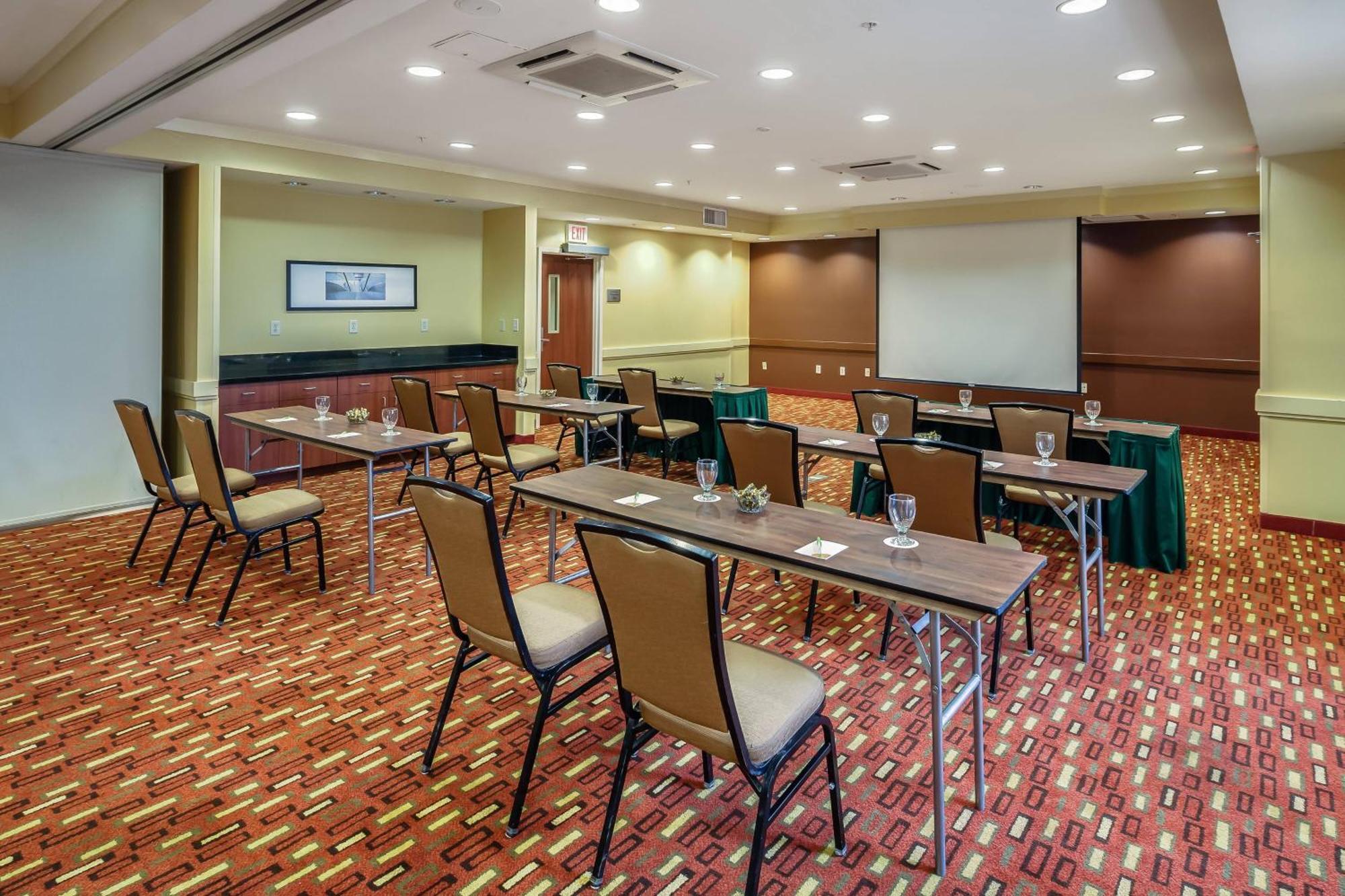 Courtyard By Marriott Jacksonville Beach Oceanfront Exterior photo