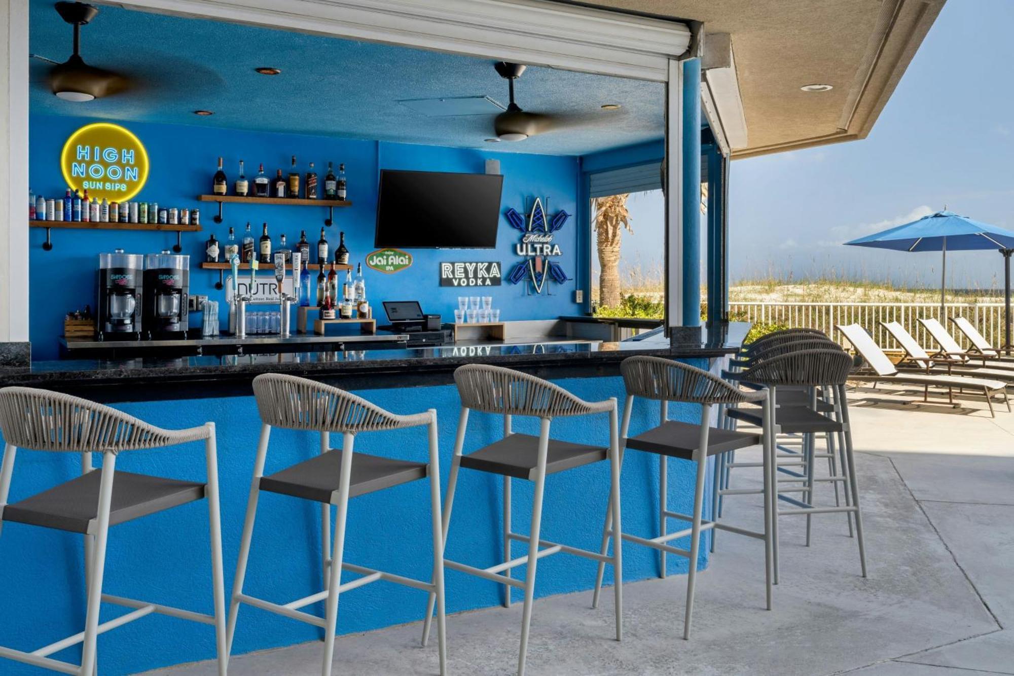 Courtyard By Marriott Jacksonville Beach Oceanfront Exterior photo