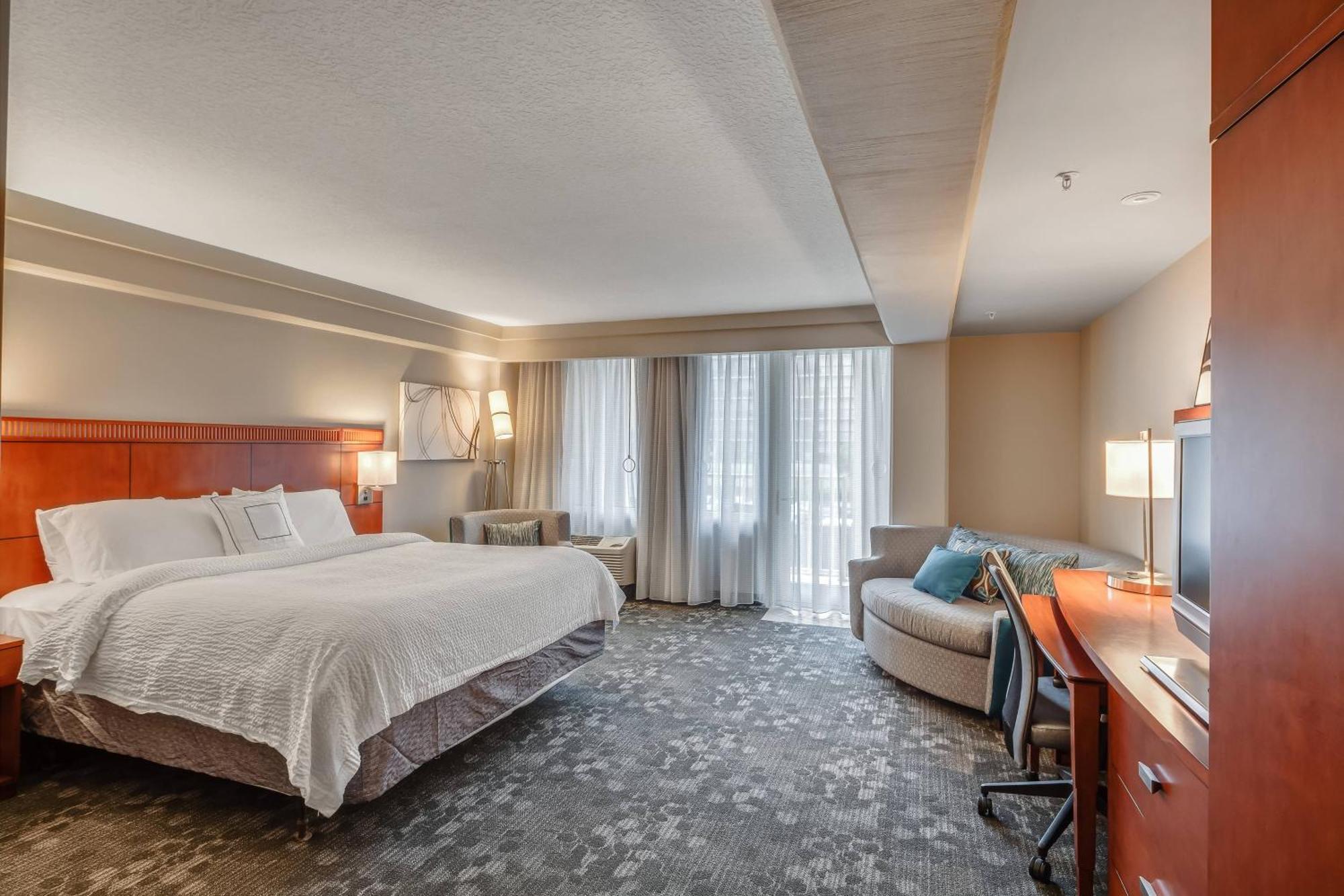 Courtyard By Marriott Jacksonville Beach Oceanfront Exterior photo