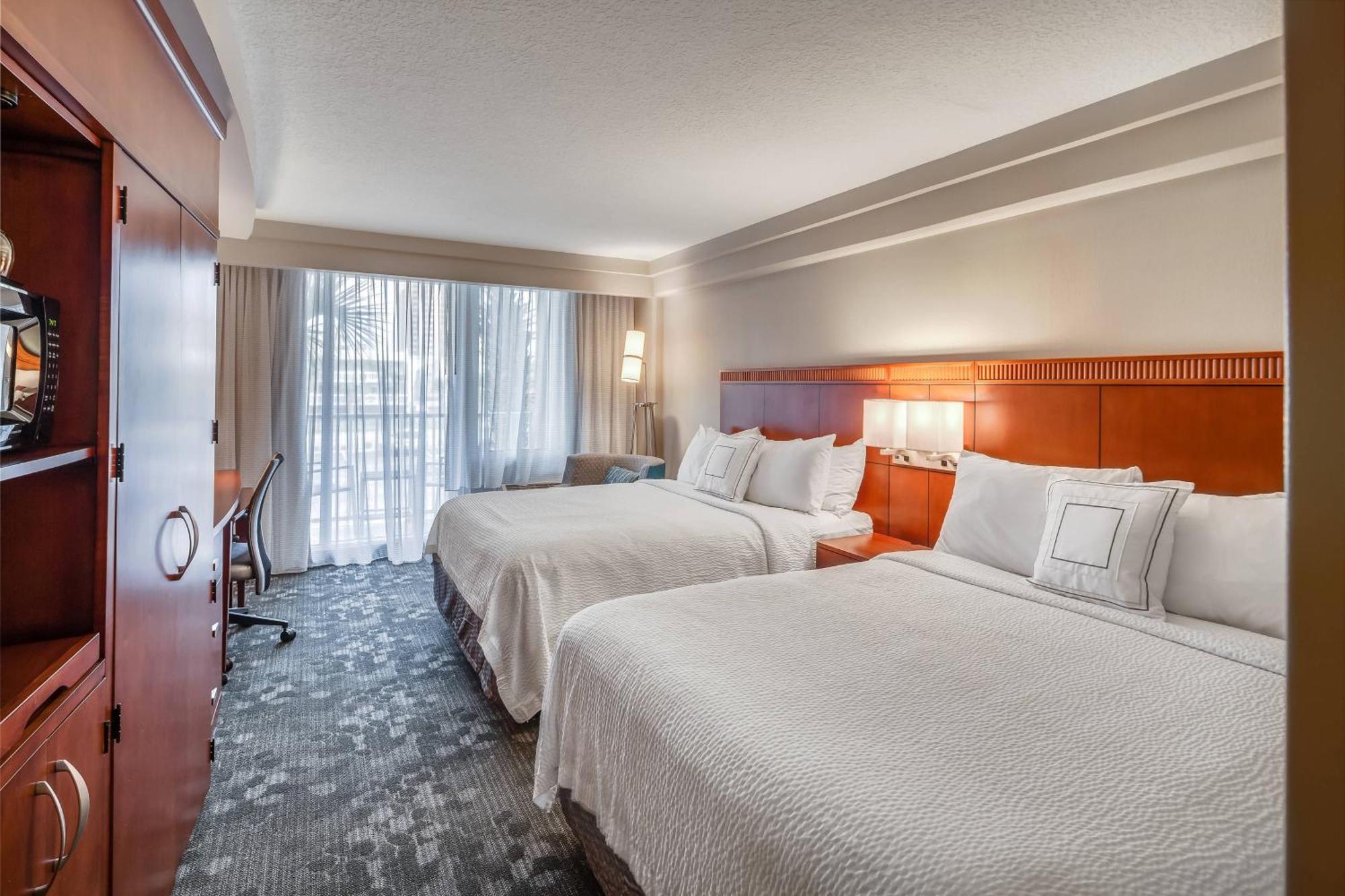 Courtyard By Marriott Jacksonville Beach Oceanfront Exterior photo