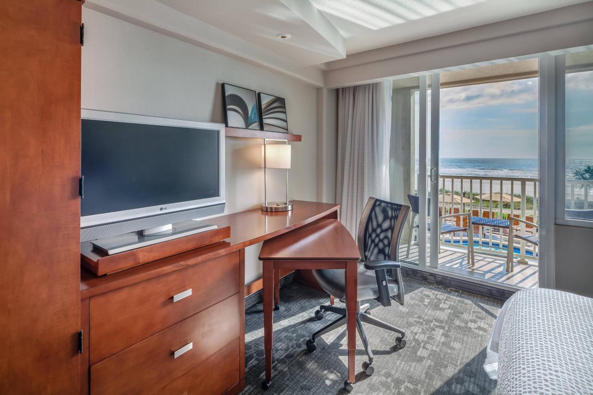 Courtyard By Marriott Jacksonville Beach Oceanfront Exterior photo